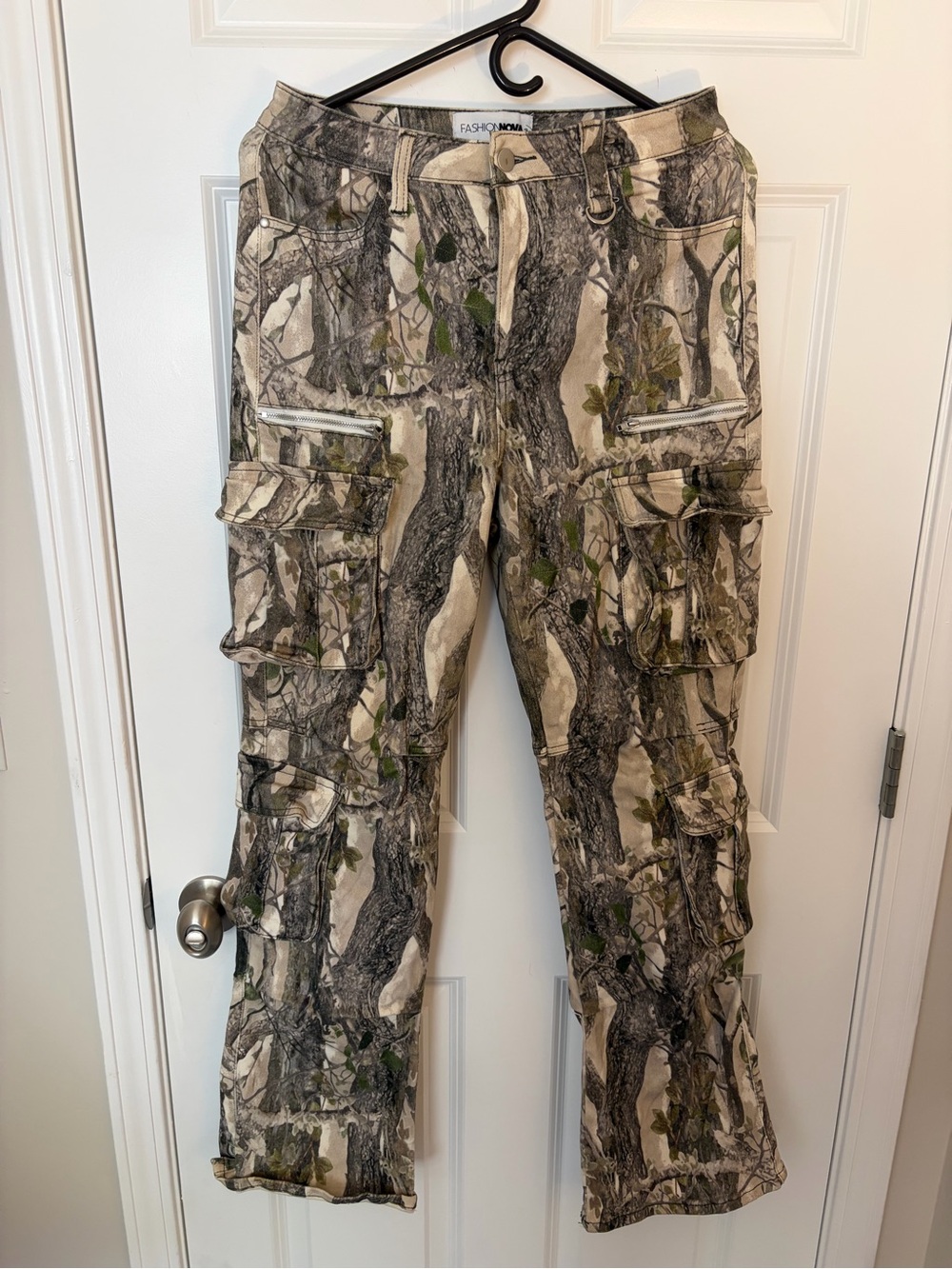 Fashion Nova Women’s Realtree-Style Camo Cargo Pants in Tan & Olive - Size 9